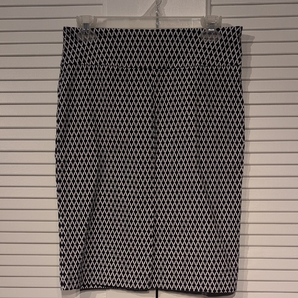 Margaret M Monochrome Geometric Pencil Skirt Size M - Picture 3 of 7